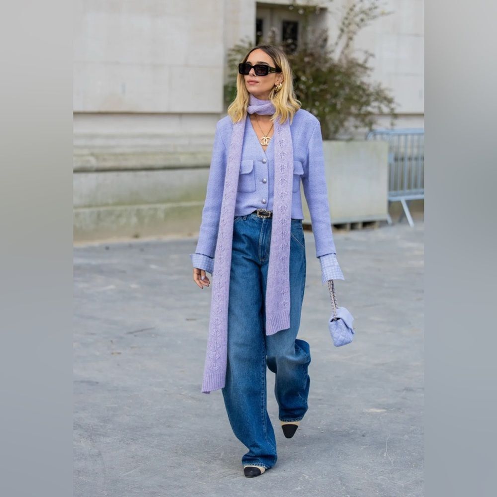 Inspiration for Y2K styles! See at my live show. - Picture 2 of 11